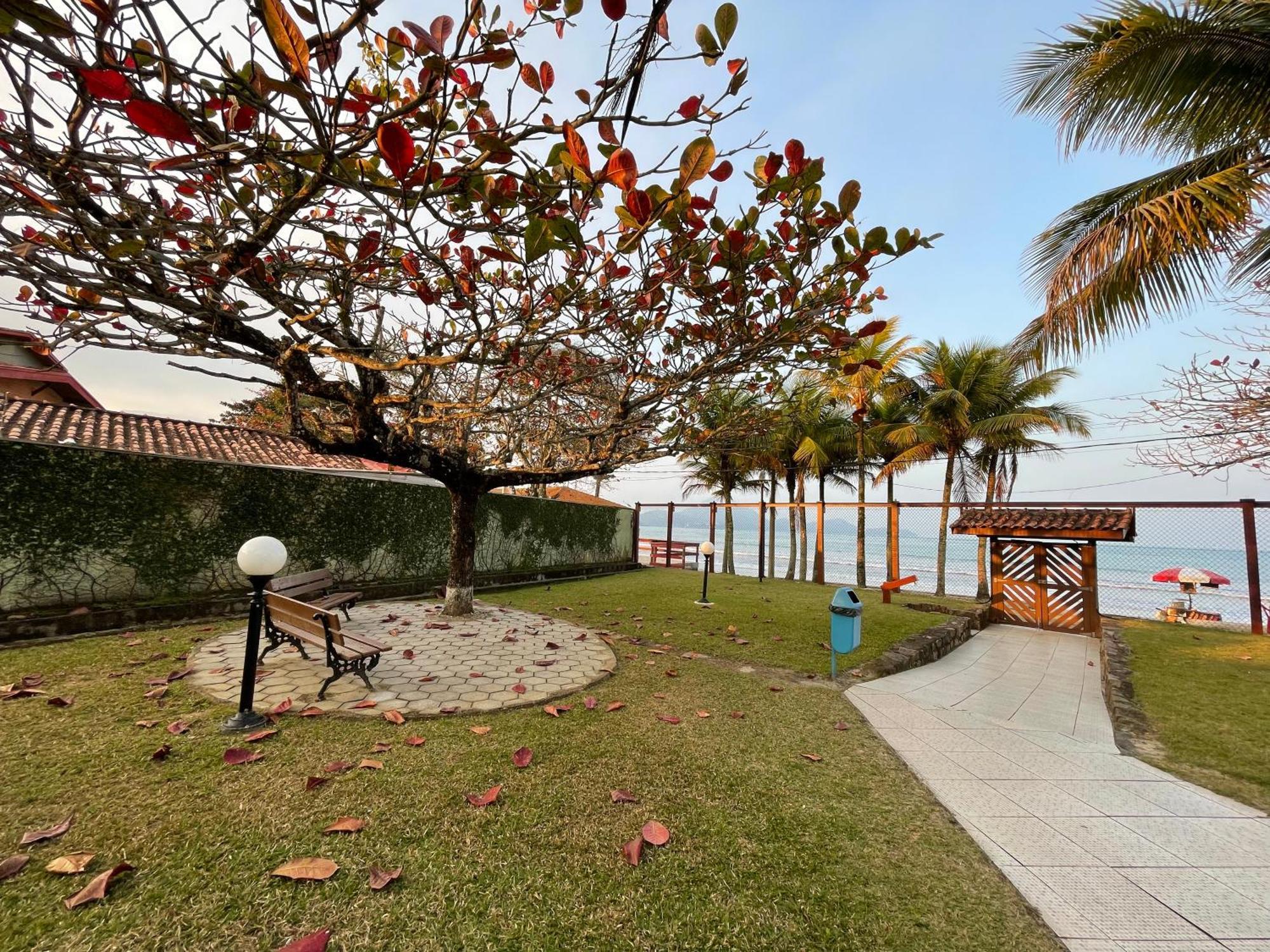 Pe Na Areia Na Praia Das Toninhas - Villagio 24 Porto Feliz Ubatuba Ngoại thất bức ảnh