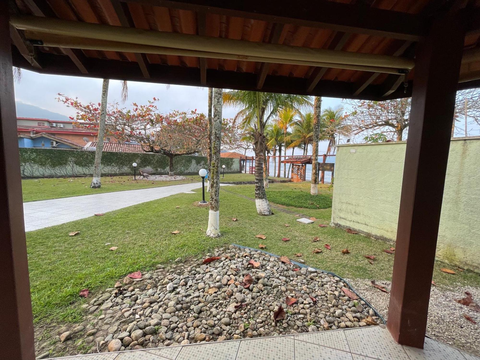 Pe Na Areia Na Praia Das Toninhas - Villagio 24 Porto Feliz Ubatuba Ngoại thất bức ảnh