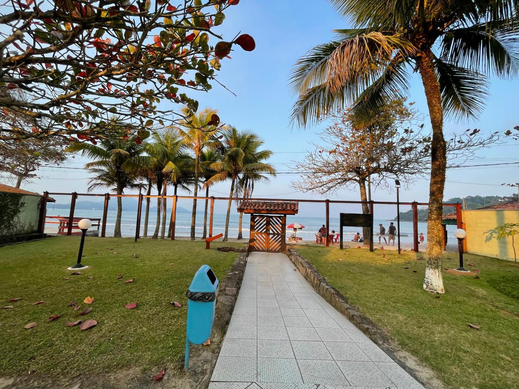 Pe Na Areia Na Praia Das Toninhas - Villagio 24 Porto Feliz Ubatuba Ngoại thất bức ảnh